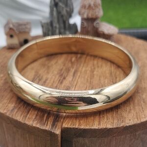 Gold Tone Bangle Bracelet High End B3333